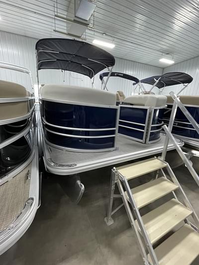 BOATZON | Sylvan 820 PARTY FISH 90HP VMAX BUNK TRAILER 2024