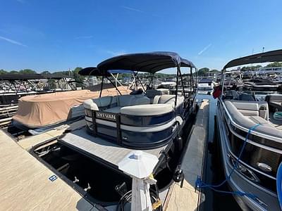 BOATZON | Sylvan 8524 Mirage LZ Port Bar 2019