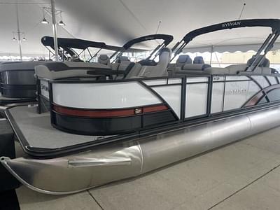 BOATZON | Sylvan L3 PARTY FISH TRIPLE 150HP BUNK TRAILER 2025