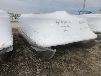 BOATZON | Sylvan Mirage 818 Fish 2024