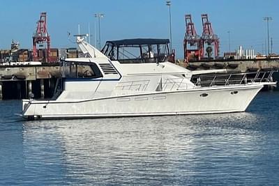 BOATZON | Symbol Cockpit Motor Yacht 1990