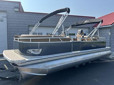 BOATZON | Tahoe Pontoons 2385 Sport 85 Quad Lounger Tri Toon Sport Performance 2025