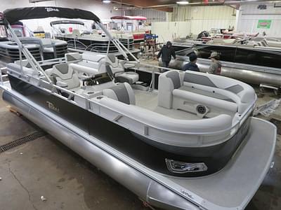 BOATZON | Tahoe Pontoons Sport 2385 Quad Lounge  90HP Honda 4Stroke EFI 2024