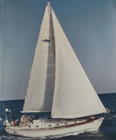 BOATZON | Ted Brewer Kaiulani 38 Cutter 1988