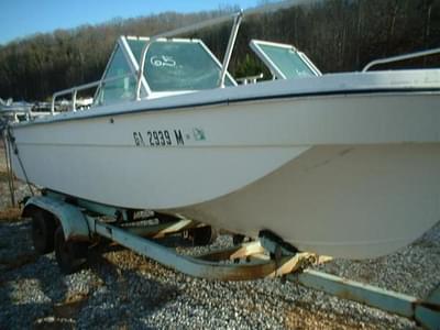 BOATZON | Thunderhawk 18 Tri Hull Bowrider Volvo Penta straight 6 1974