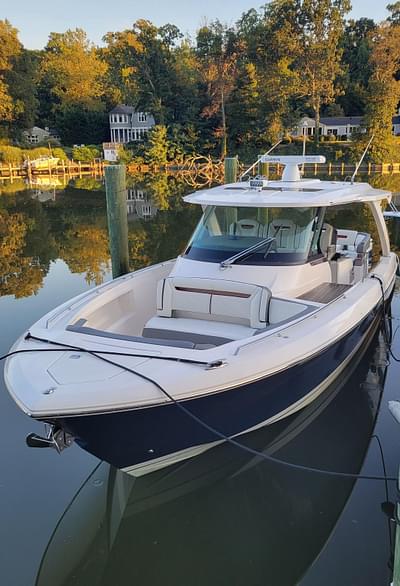 BOATZON | Tiara Sport 38 LS 2019