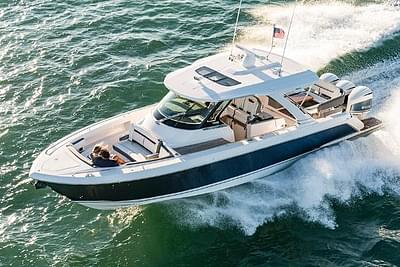 BOATZON | Tiara Yachts 38 LS 2021