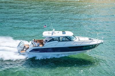 BOATZON | Tiara Yachts 43 LE 2021