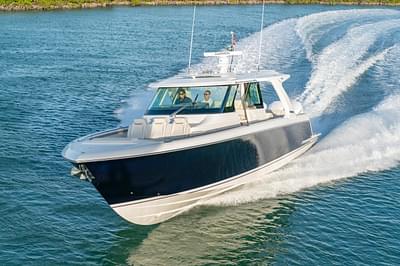 BOATZON | Tiara Yachts 48 LS 2025