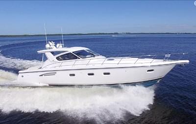 BOATZON | Tiara Yachts 5200 Express 2000