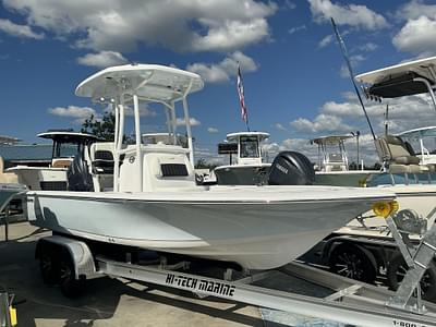 BOATZON | Tidewater 2110 Bay Max 2025