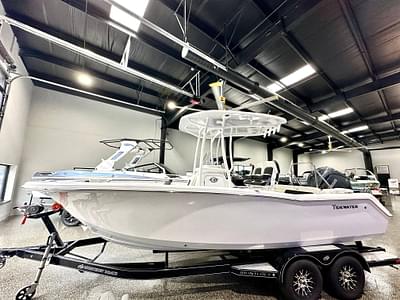 BOATZON | Tidewater 220 LXF 2025