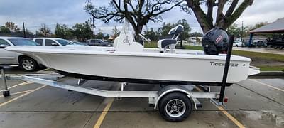 BOATZON | TideWater Boats 1910 Bay Max 2024