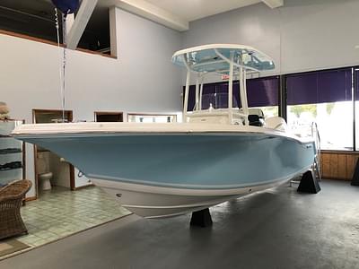 BOATZON | TideWater Boats 220 LXF 2024
