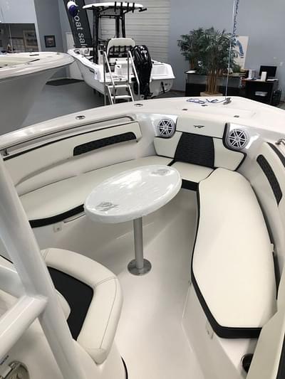 BOATZON | TideWater Boats 220 LXF 2025