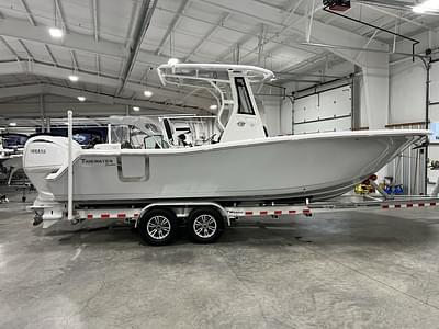 BOATZON | TideWater Boats 256 LXF 2024