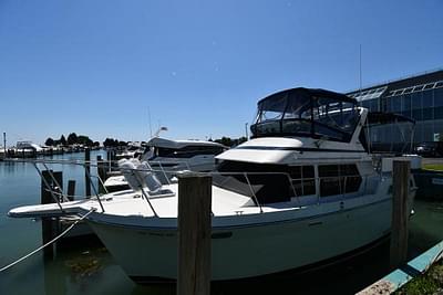 BOATZON | Tollycraft 34 Sundeck 1988