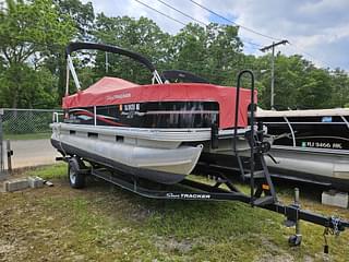 BOATZON | Tracker® Boats BASS BUGGY 18 2015