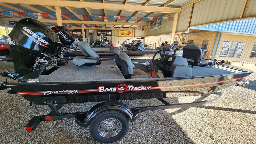 2026 Tracker® Boats BASS TRACKER Classic XL - Sold Boat