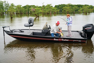 BOATZON | Tracker® Boats BASS TRACKER Classic XL 2025