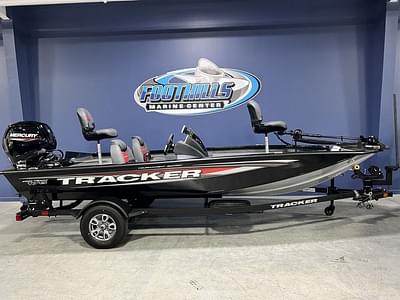 BOATZON | Tracker® Boats Pro Team 175 TXW 2025