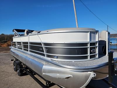 BOATZON | Trifecta 24RF LE 2 75 w trailer 2024