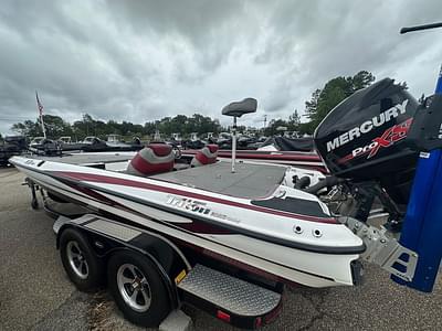 BOATZON | TRITON 21XS ELITE 2012