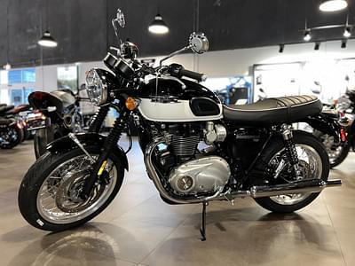 BOATZON | Triumph Bonneville T120 Jet BlackFusion White 2024