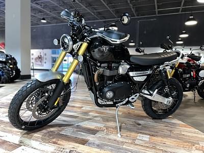 BOATZON | Triumph Scrambler 1200 XE Phantom Black  Storm Grey 2024