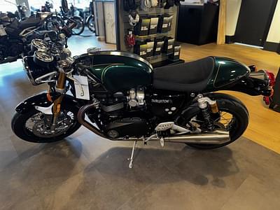 BOATZON | Triumph Thruxton Final Edition Competition Green 2024