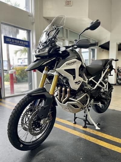 BOATZON | Triumph Tiger 1200 Rally Pro Matte Khaki Green 2023