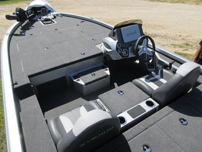 BOATZON | Vexus AVX1880c New 12 Wider Front Deck  Mercury 115 ELPT PXS 4S CT 2024