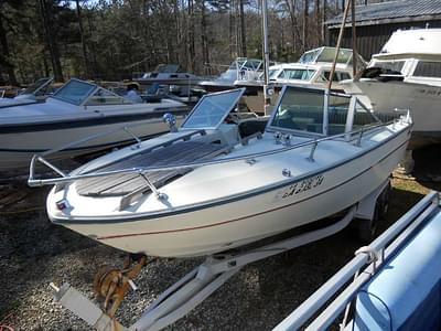 BOATZON | Webbcraft WC  20 Classic Runabout Mercruiser 188 1974