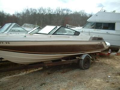 BOATZON | Wellcraft 187 XL Bowrider Mercruiser Cut Hull 1986