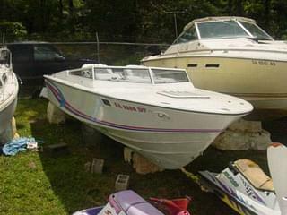 BOATZON | Wellcraft 240 Nova twin Mercruiser 165 1972