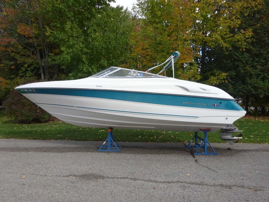 1996 Wellcraft Eclipse 2400S - Sold Boat