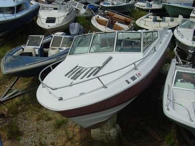 BOATZON | Wellcraft Nova 25 Performance Cuddy Mercruiser v8 Ford 1975