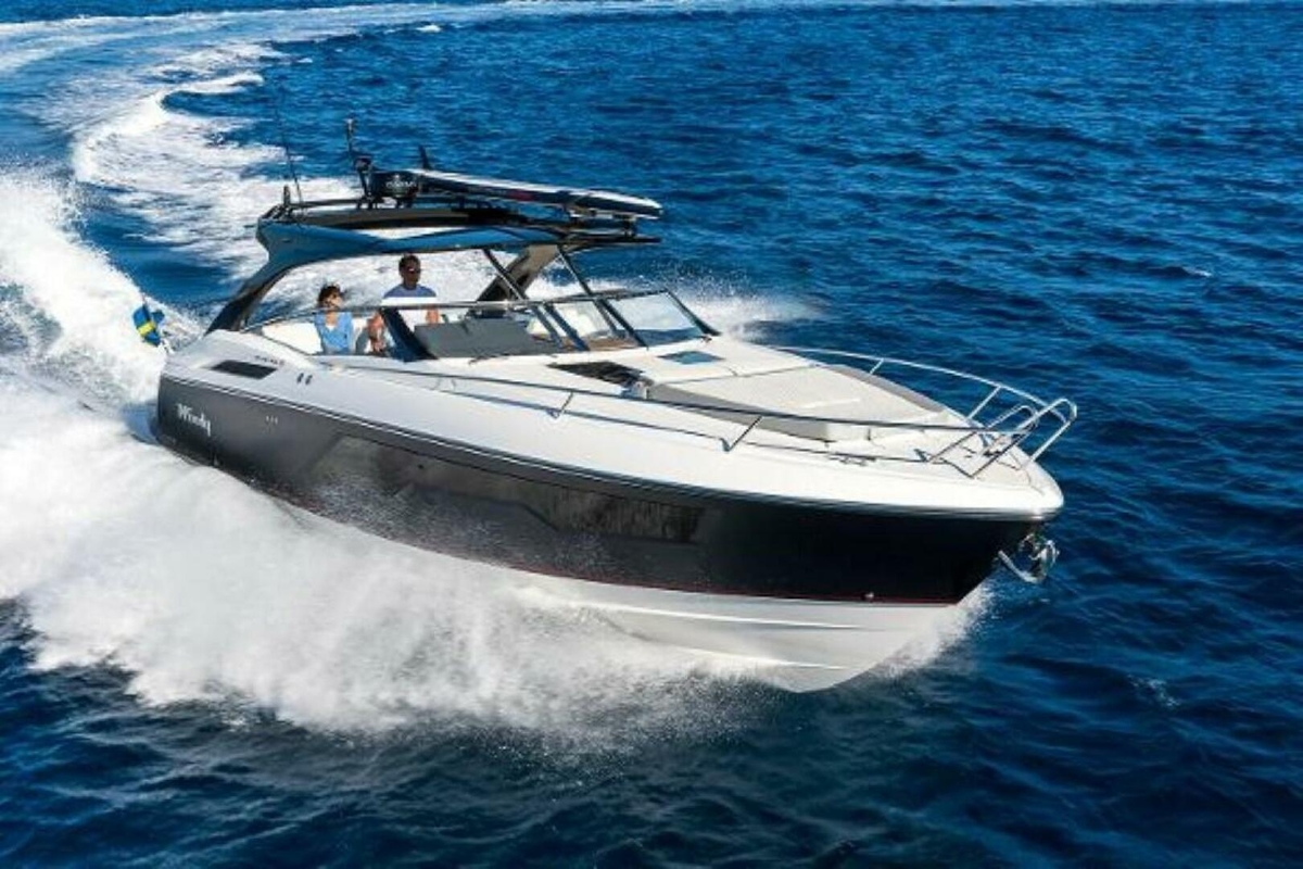 2025 Windy 40CamiraRS - Sold Boat