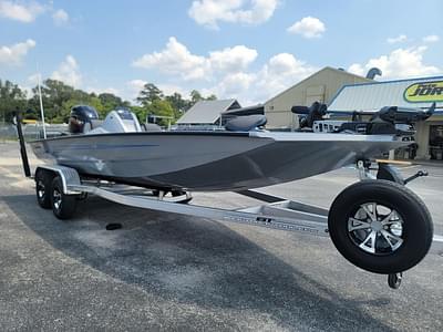 BOATZON | Xpress Boats H20 Bass 2025