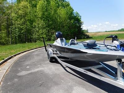 BOATZON | Xpress Boats X21 Pro 2024