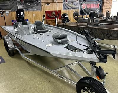 BOATZON | Xpress H20 Crappie 2025