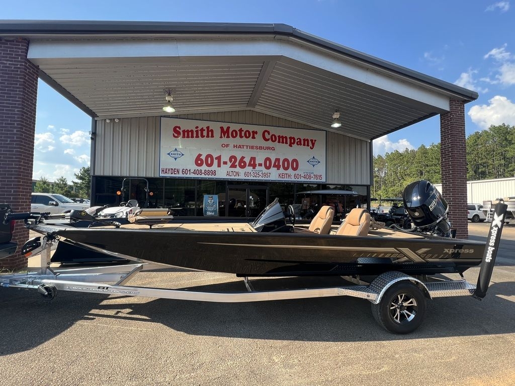 2025 Xpress H20C - Sold Boat