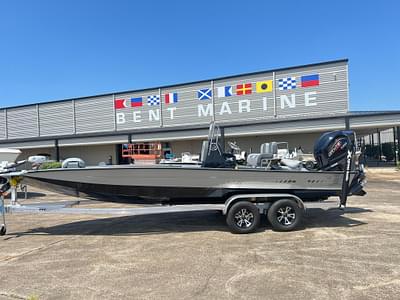 BOATZON | Xpress H24B HYPERLIFT BAY 2025