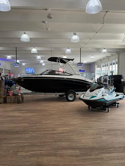 BOATZON | Yamaha Boats 195S 2023