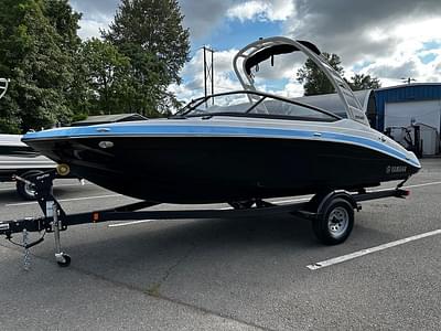 BOATZON | Yamaha Boats 195S 2025