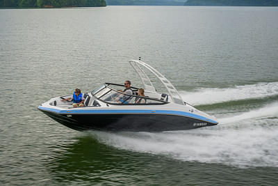 BOATZON | Yamaha Boats 195S 2025