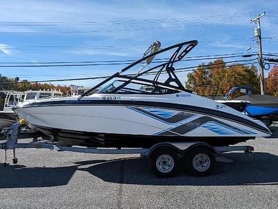 BOATZON | Yamaha Boats 212X 2015