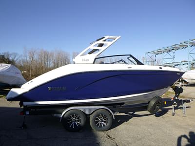 BOATZON | Yamaha Boats 222S 2024