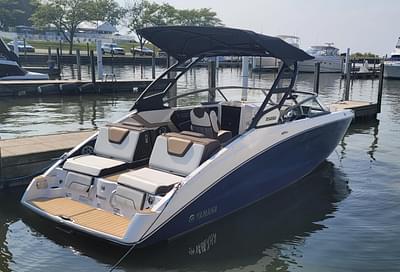 BOATZON | Yamaha Boats 252SD 2021