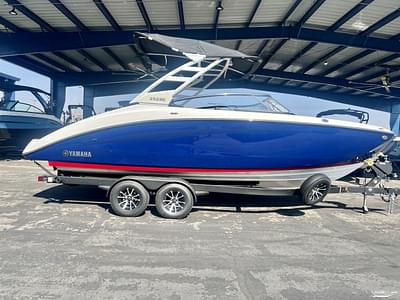 BOATZON | Yamaha Boats 252SE 2025 BOATZON | Yamaha Boats 252SE 2025